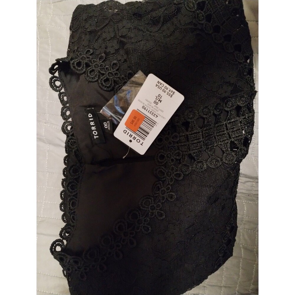 Torrid Women’s Size 00 Black Floral Lace Sheer Round Neck Short Sleeve Blouse